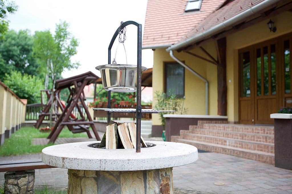 Harmonia Apartmanhaz Hajdúszoboszló Kültér fotó
